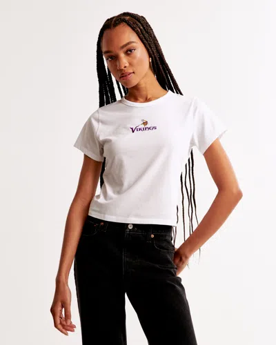 Abercrombie & Fitch Short-sleeve Minnesota Vikings Graphic Skimming Tee In White