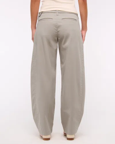 Abercrombie & Fitch Belted Barrel Pant In Gray
