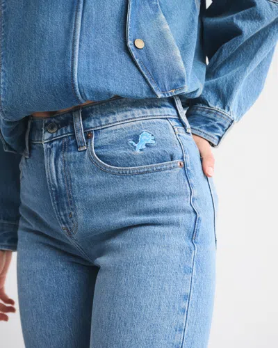 Abercrombie & Fitch High Rise 90s Relaxed Detroit Lions Embroidered Jean In Blue