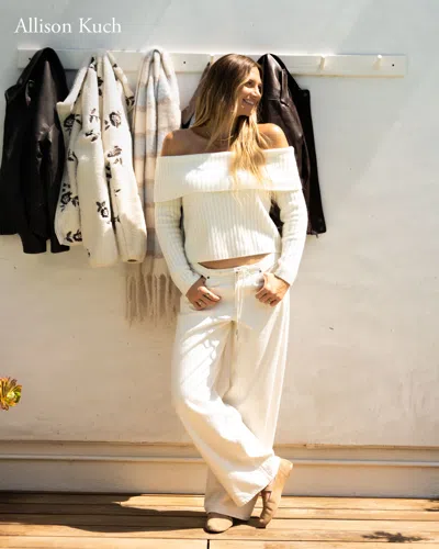 Abercrombie & Fitch Curve Love Low Rise Ultra Loose Jean In White