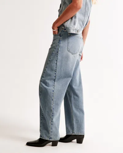 Abercrombie & Fitch Mid Rise Barrel Jean In White