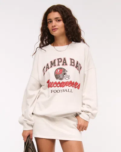 Abercrombie & Fitch Tampa Bay Buccaneers  Sunday Crew In White