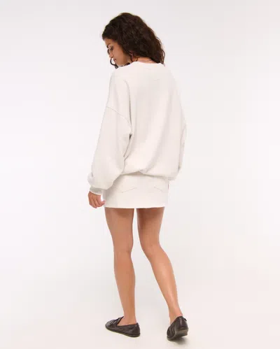 Abercrombie & Fitch Tampa Bay Buccaneers  Sunday Crew In White