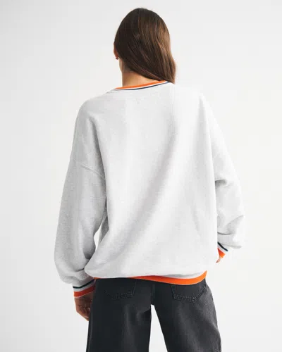 Abercrombie & Fitch Chicago Bears  Sunday Crew