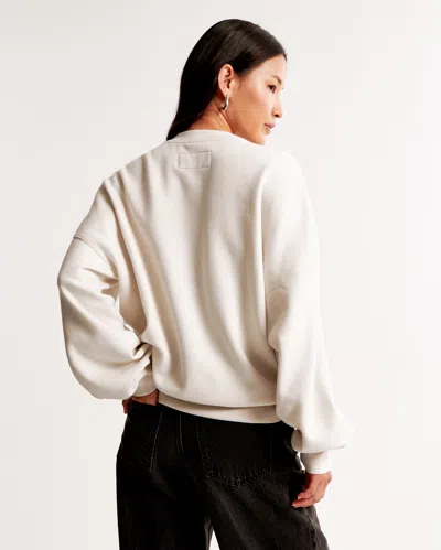 Abercrombie & Fitch Kansas City Chiefs Graphic Oversized Sunday Crew In White