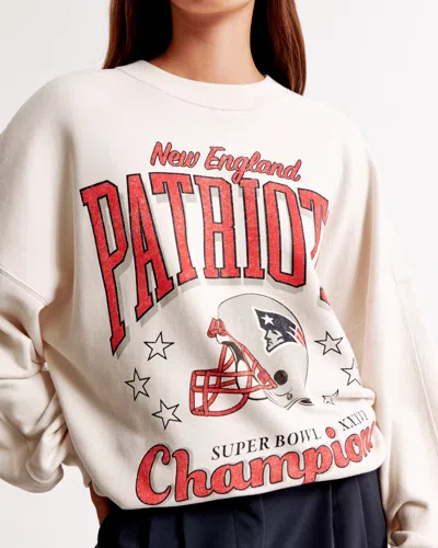 Abercrombie & Fitch New England Patriots Graphic Oversized Sunday Crew