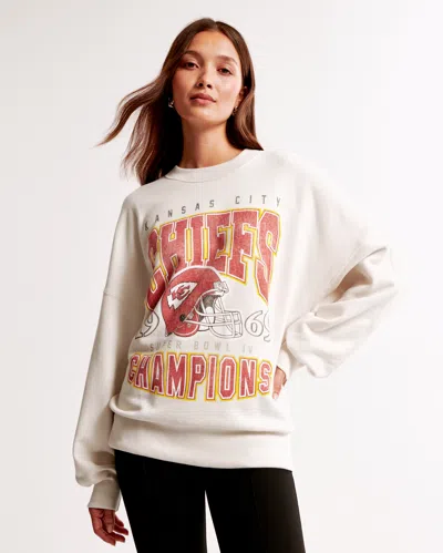 Abercrombie & Fitch Kansas City Chiefs Graphic Oversized Sunday Crew
