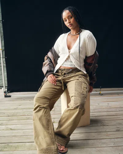 Abercrombie & Fitch Pointelle Shrunken V-neck Cardigan In White