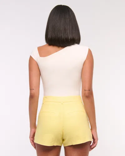 Abercrombie & Fitch A&f Sloane Tailored Linen-blend Short In Yellow
