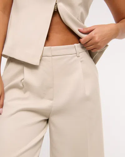 Abercrombie & Fitch Mid Rise Bermuda Short In Gray