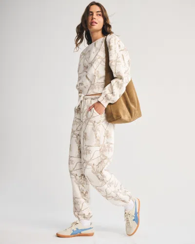 Abercrombie & Fitch High Rise Sunday Baggy Sweatpant In White