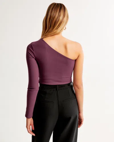 Abercrombie & Fitch Long-sleeve Crepe Asymmetrical One-shoulder Bodysuit In Burgundy