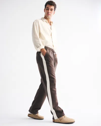 Abercrombie & Fitch Essential Baggy Open-hem Sweatpant In Brown