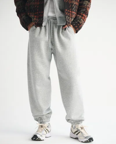 Abercrombie & Fitch Essential Baggy Cinched Sweatpant In Green