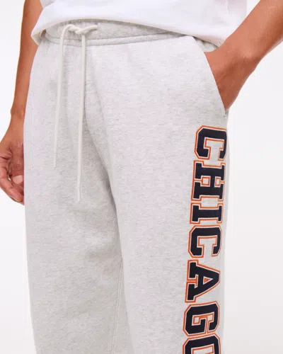 Abercrombie & Fitch Chicago Bears Baggy Cinched Sweatpant In Gray