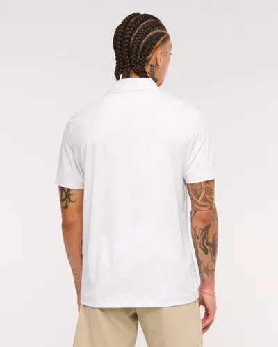 Abercrombie & Fitch Random Golf Club Performance Polo In White