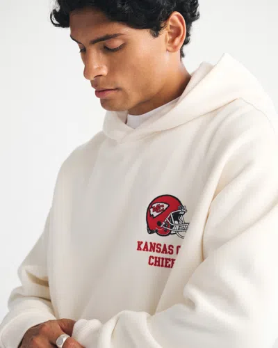 Abercrombie & Fitch Kansas City Chiefs Graphic Popover Hoodie In White