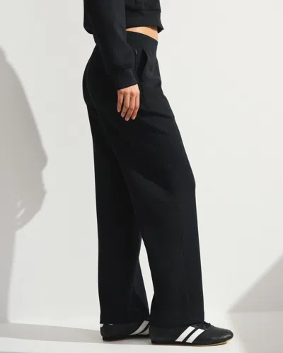 Abercrombie & Fitch Ypb Neoknit On The Go Straight Leg Pant In Blue