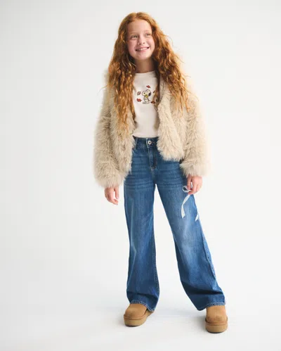 Abercrombie & Fitch Oversized Long-sleeve Snoopy Graphic Tee In White