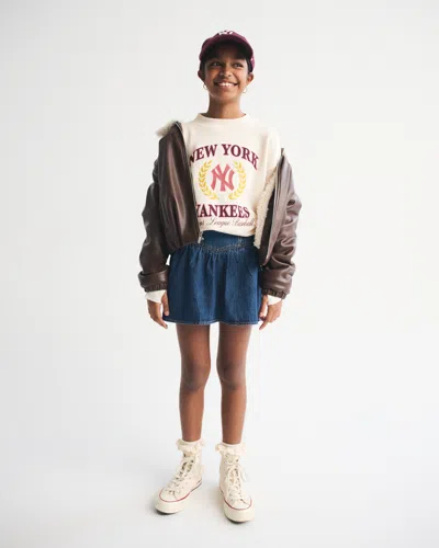 Abercrombie & Fitch Legging-friendly New York Yankees Crew Sweatshirt In White