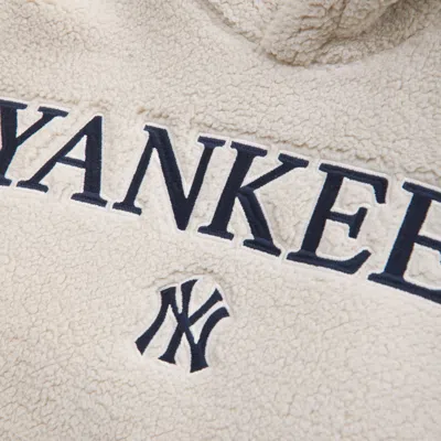 Abercrombie & Fitch New York Yankees Graphic Sherpa Popover Hoodie In White