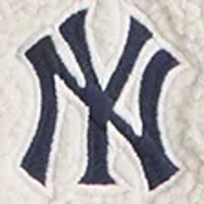 Abercrombie & Fitch New York Yankees Graphic Sherpa Popover Hoodie In White