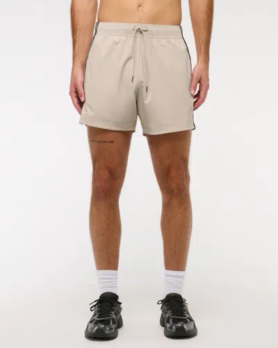 Abercrombie & Fitch Ypb Motiontek Retro Short In Brown