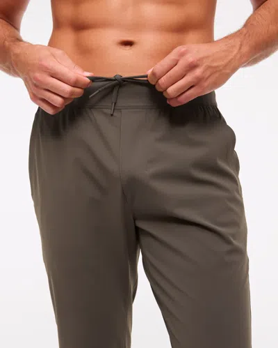 Abercrombie & Fitch Ypb Freestyle Training Jogger In Green