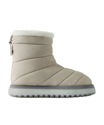 Moncler Hermosa Shearling-lined Suede Ankle Boots In Gray
