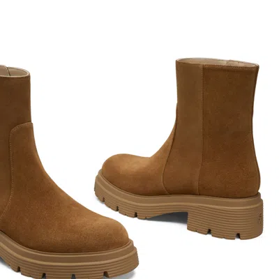 Stuart Weitzman Hudson Lite Zipped Boots In Brown