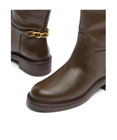 Stuart Weitzman Soluxe Celia Boot In Brown