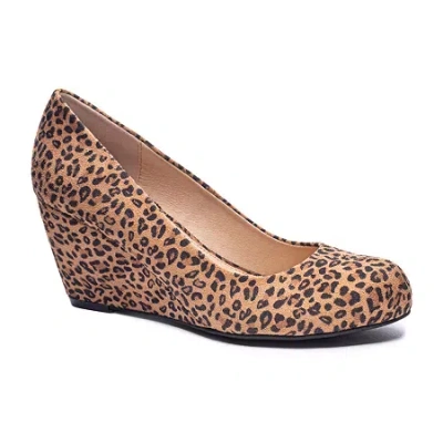 Cl By Laundry Nima Womens Round Closed Toe Wedge Heel Pumps In Neutral