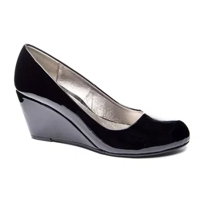 Cl By Laundry Nima Womens Round Closed Toe Wedge Heel Pumps In Black
