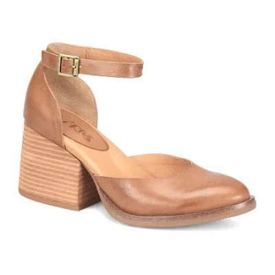 Korks Womens Almond Closed Toe Stacked Heel In Neutral