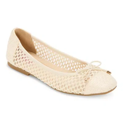 Pop Attraction Womens Round Closed Toe Ballet Flats In White