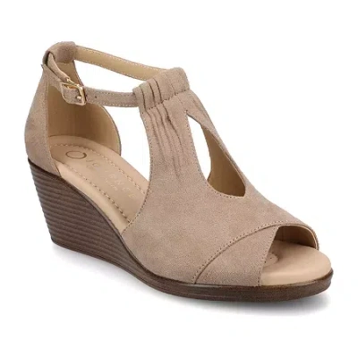 Journee Collection Womens Kedzie Wedge Sandals In Neutral