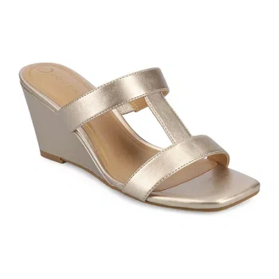 Journee Collection Womens Clodie Wedge Sandals In Gold