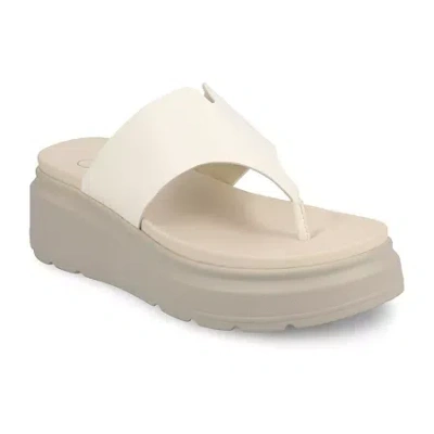 Journee Collection Womens Carah Wedge Sandals In White