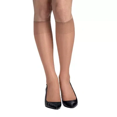 Hanes Silk Reflections Knee Highs In Sand