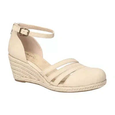 Easy Street Womens Daytona Wedge Sandals In Neutral