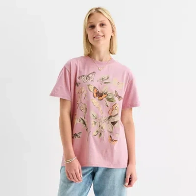 New World Butterlfy Floral Boyfriend Tee Womens Juniors Crew Neck Short Sleeve Graphic T-shirt In Purple