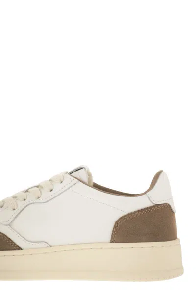 Autry Medalist Low - Leather And Suede Sneakers In Multi