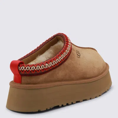 Ugg Chestnut Flats In Brown