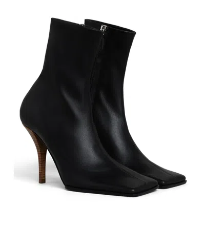 Alaïa Soft Square Boots In Leather In Black