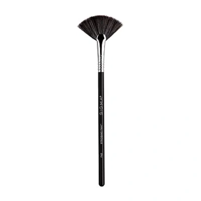 Sigma Beauty F42 Strobing Fan Brush In Black