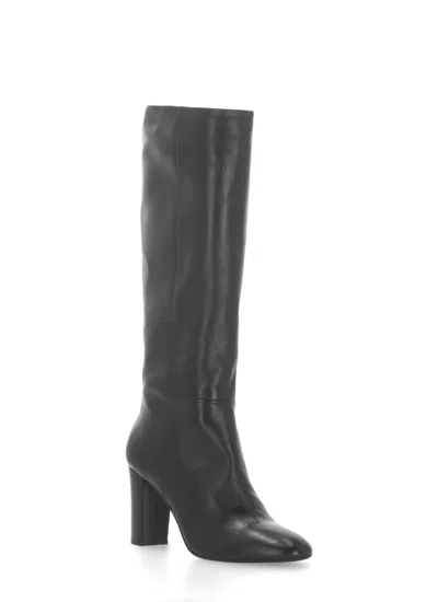 Julie Dee Round-toe Boots In Black