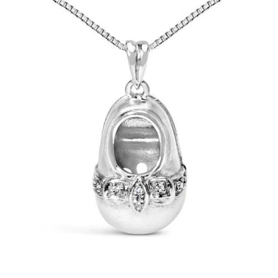 Haus Of Brilliance 14k White Gold Diamond Accent Baby Shoe With Bow Pendant Necklace In Metallic