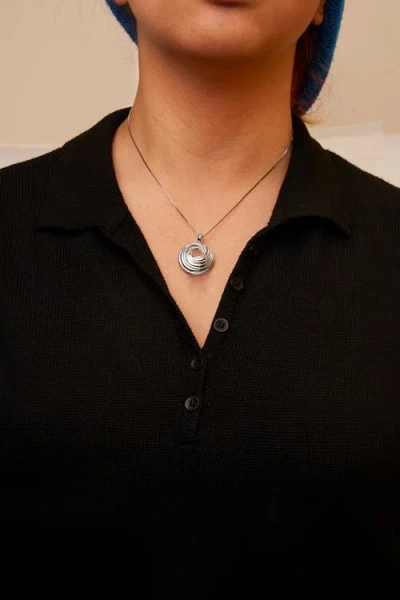 Haus Of Brilliance .925 Sterling Silver Endless Wave Swirl Statement Medallion Pendant Necklace In Metallic