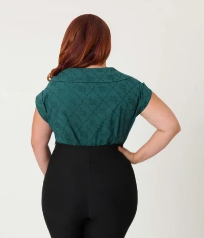 Unique Vintage Plus Size 1960s Twill Sleeveless Blouse In Blue