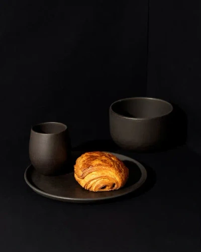 Gharyan Stoneware Minimalist Dinnerware Set In Black